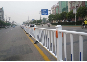 咸宁市市政道路护栏工程